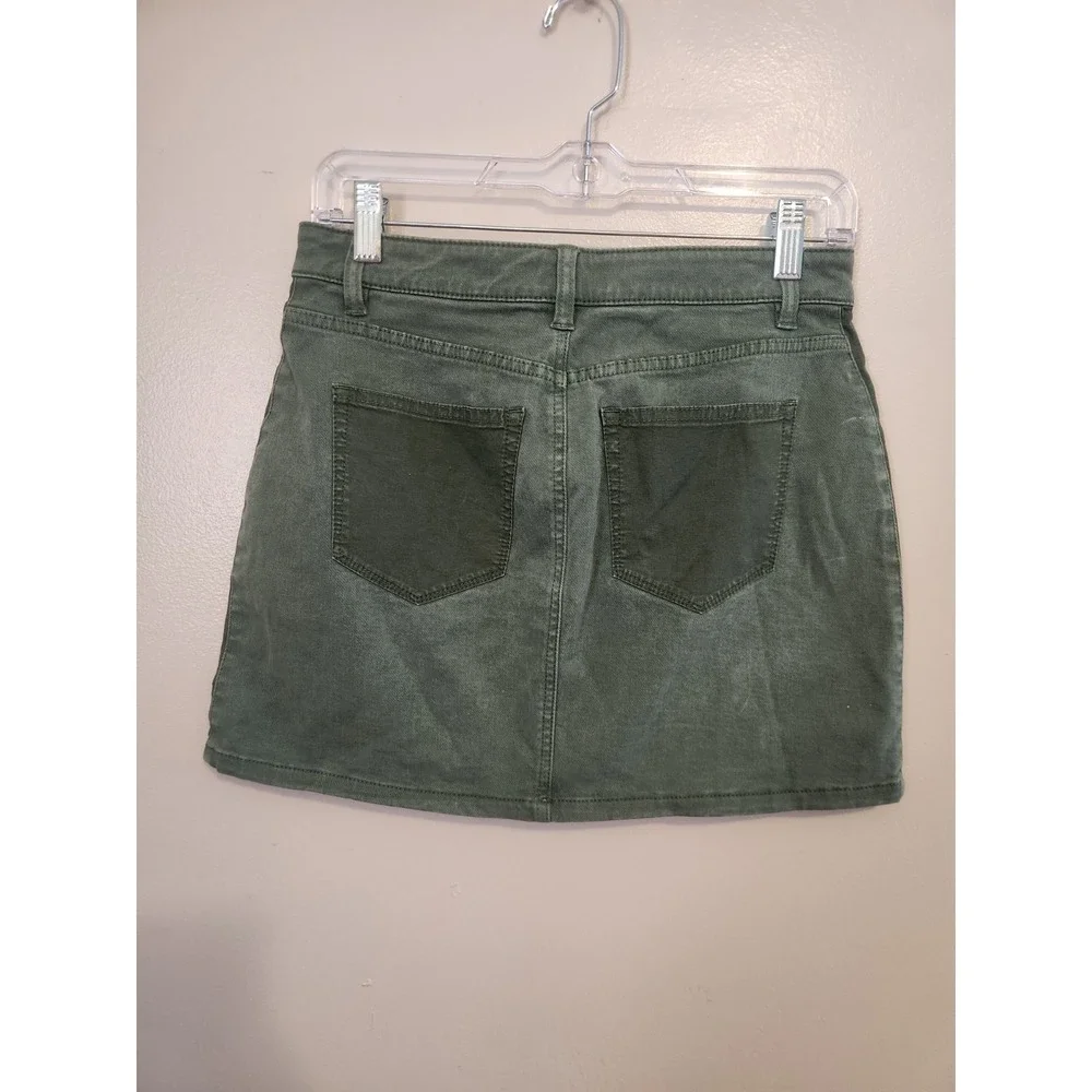 Vineyard Vines Mini Jean Skirt‎ Green Womens Size 0 Patch Pockets Medium Denim